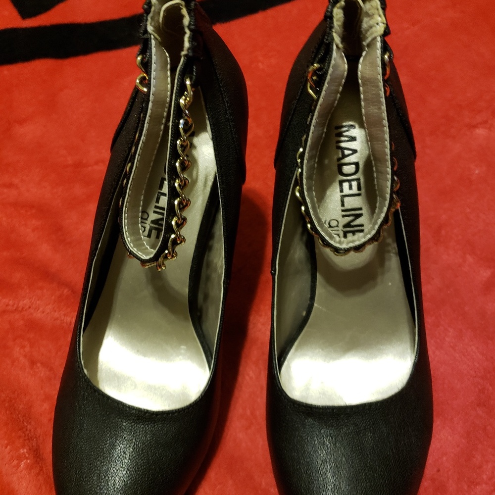 NWOT Madeline Girl High Heel Shoes Size 6